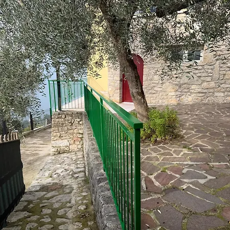 Cadelagnel * Castelletto di Brenzone