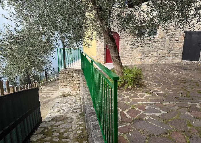 Cadelagnel * Castelletto di Brenzone